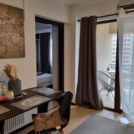Lovely & Comfy, Central Apt In Iasi Buitenkant foto